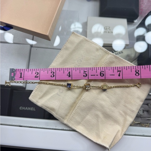 Louis Vuitton Gamble
Bracelet - Picture 3 of 6